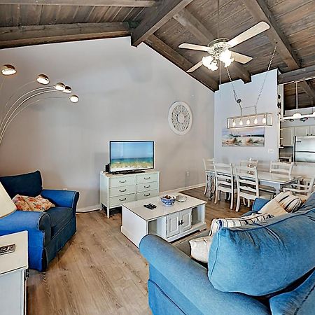 Chateau La Mer Destin Bagian luar foto
