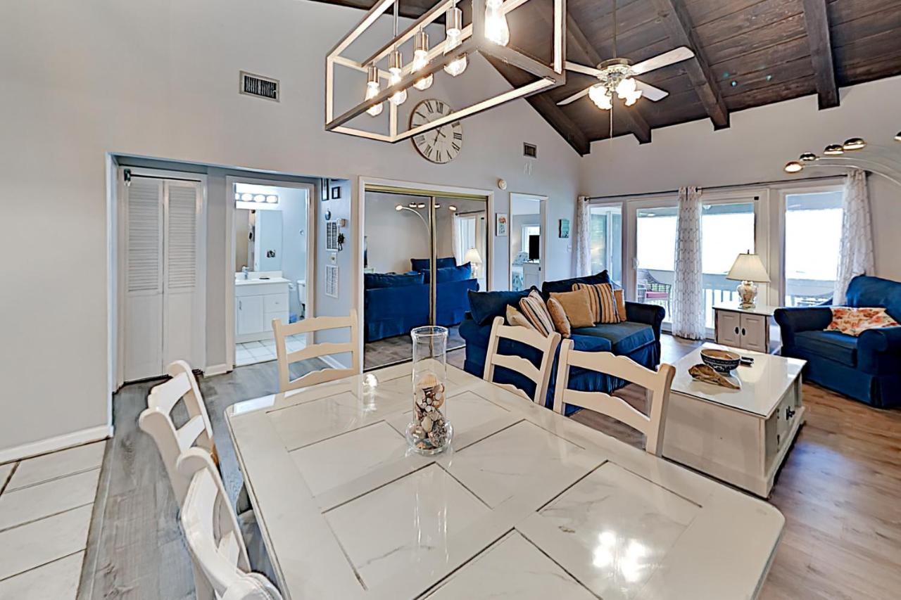 Chateau La Mer Destin Bagian luar foto