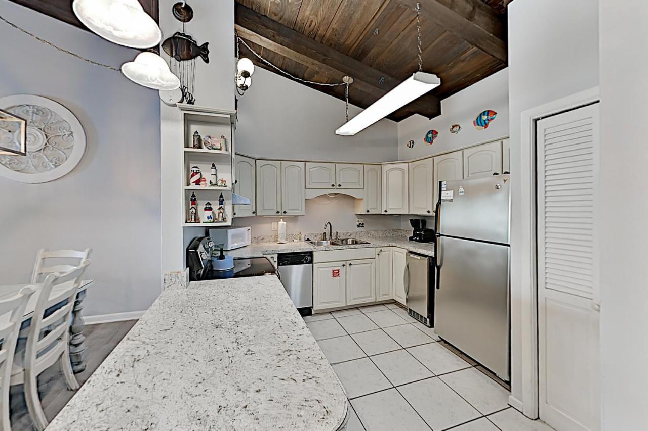 Chateau La Mer Destin Bagian luar foto