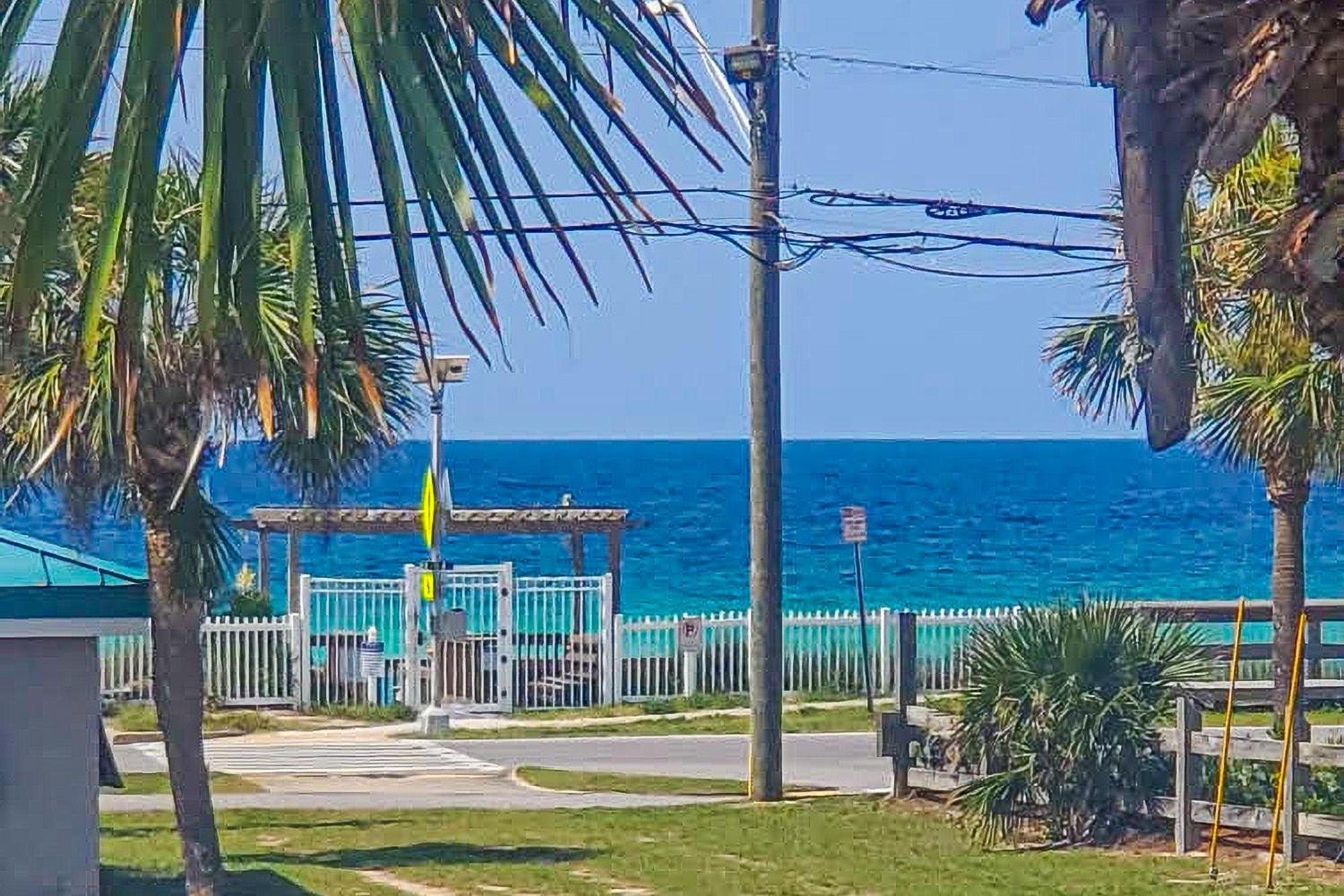 Chateau La Mer Destin Bagian luar foto